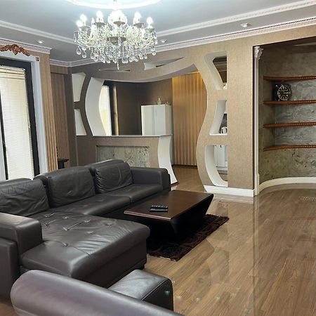 Cosy Apartment In The City Centre Tbilisi Exteriör bild
